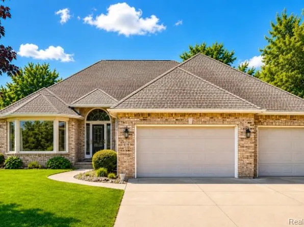 6119 Pine Creek Xing, Grand Blanc, MI 48439