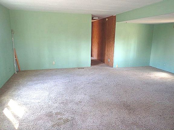 2nd image of 40019 Sunrise Ln E