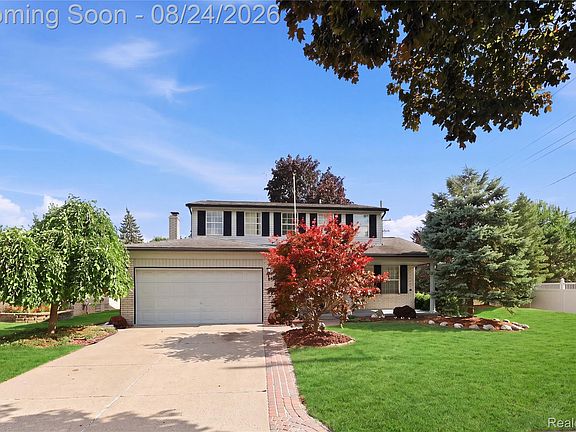 2nd image of 13622 Biscayne Dr