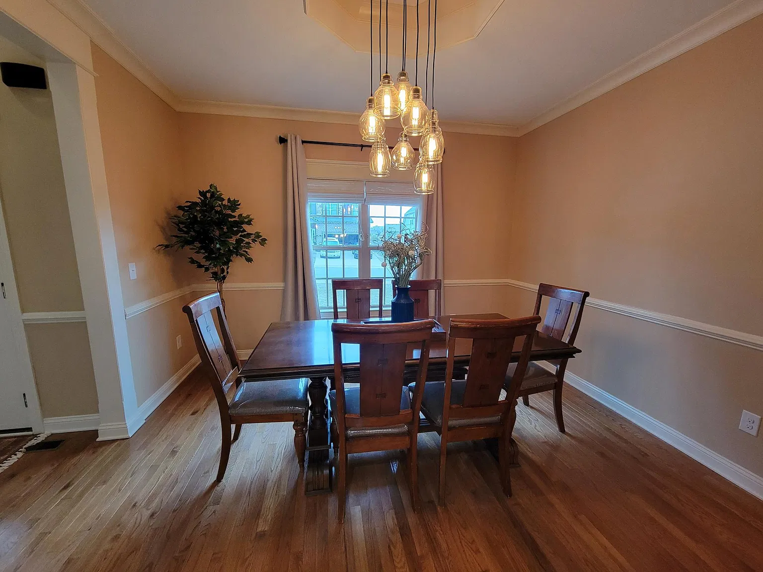 3 bed, 3.5 bath, 2410 sqft, $2,940 — Photo 4