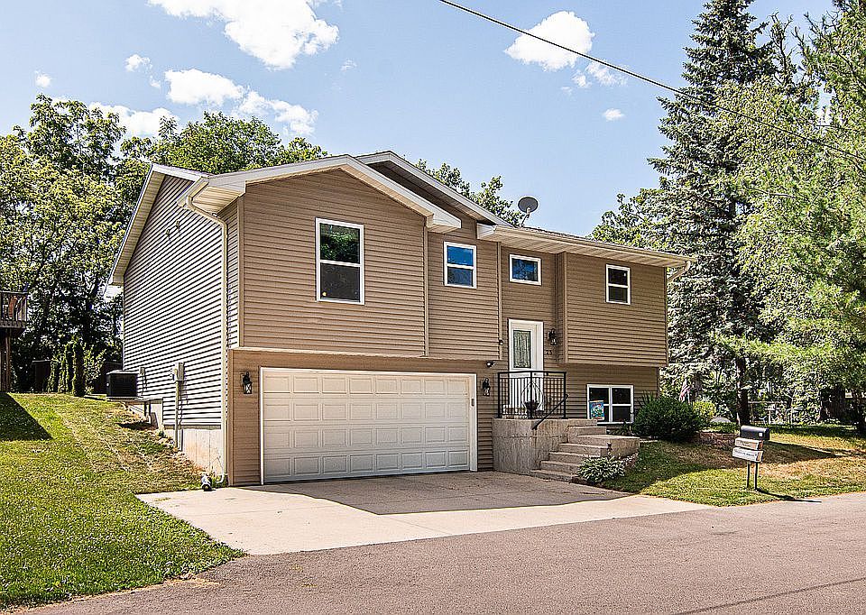1st image of 25 Oak Grove Dr