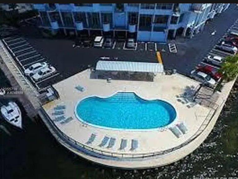 11930 N Bayshore Dr #1006 — Photo 31