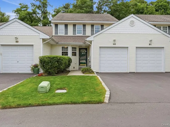90 Mulberry Common, Riverhead, NY 11901