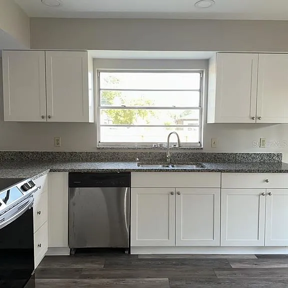17608 Shadyside Cir — Photo 3