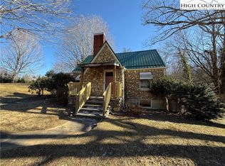 2562 US Highway 221, Jefferson, NC 28640