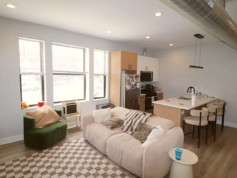 2401 N Kedzie Blvd #1 — Photo 1