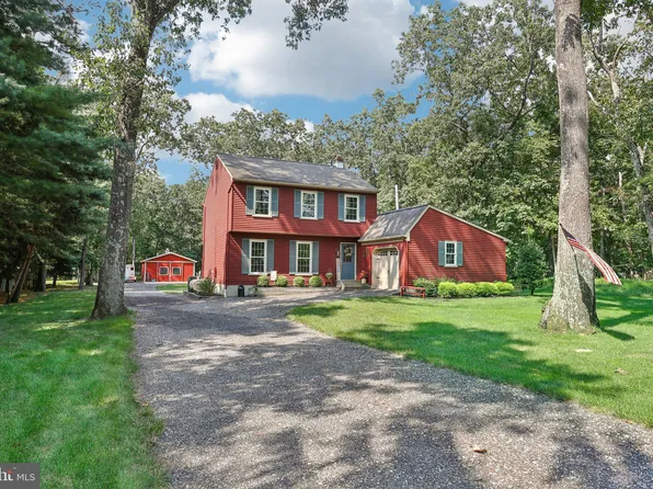 40 Holly Park Dr, Tabernacle, NJ 08088