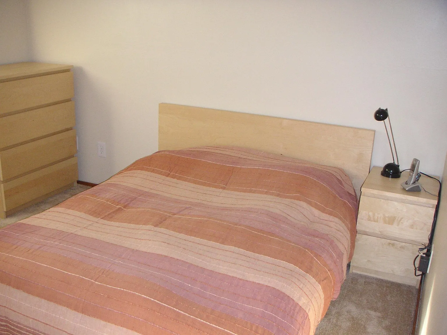 4 bed, 130 sqft, $720 — Photo 1