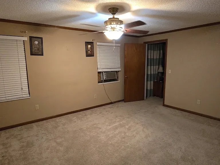 211 Ariola Ave — Photo 15