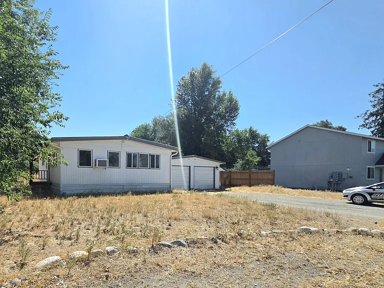 1529 NW Avon Ct — Photo 8