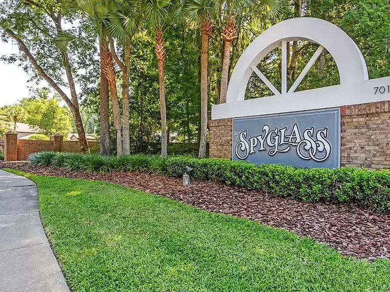 Spyglass Apartments — Photo 18