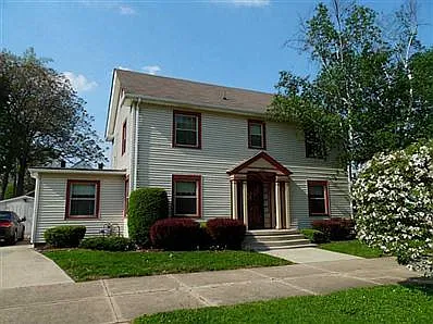 304 W Washington St photo 1
