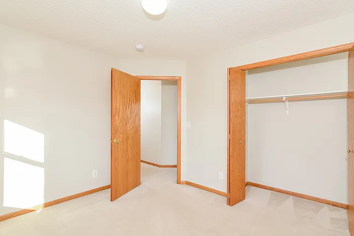 9290 Creek Way — Photo 5