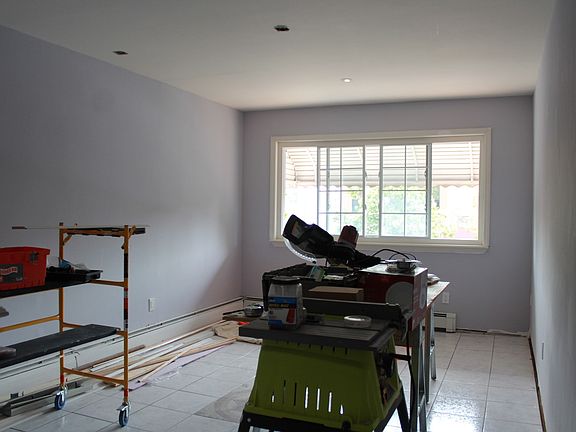 3rd image of 1140 Croes Ave