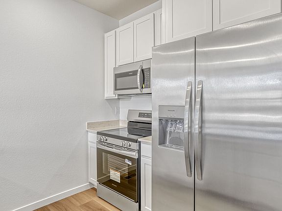 7638 S Cherokee Circle W Kitchen 2