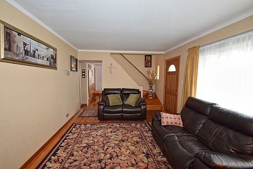 3rd image of 213 N Griffith Park Dr