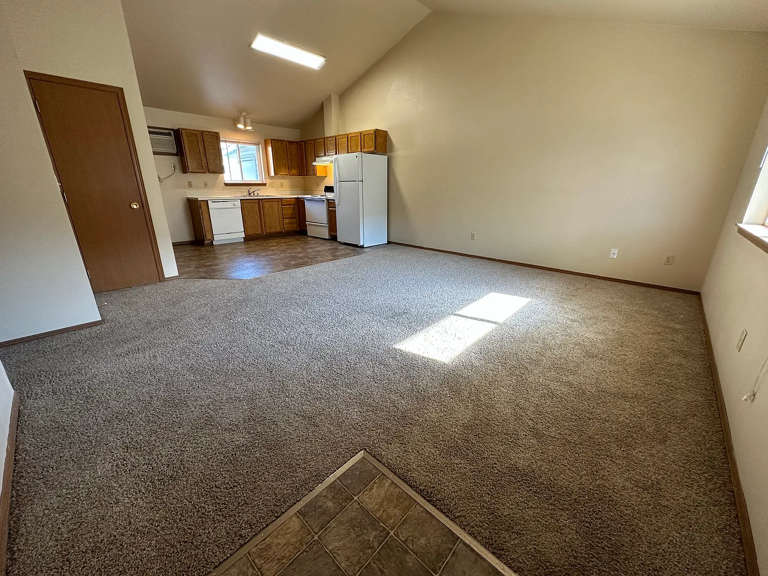 3 bed, 1040 sqft, $1,525 — Photo 1
