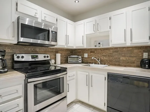 4751 NW 21st Street #604, Lauderhill, FL 33313
