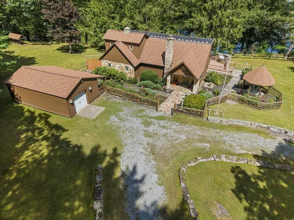 142 Evans Dr, Clarington, PA 15828