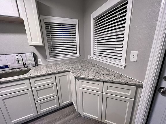 5th image of 215 Ronnoc Ln #2-W