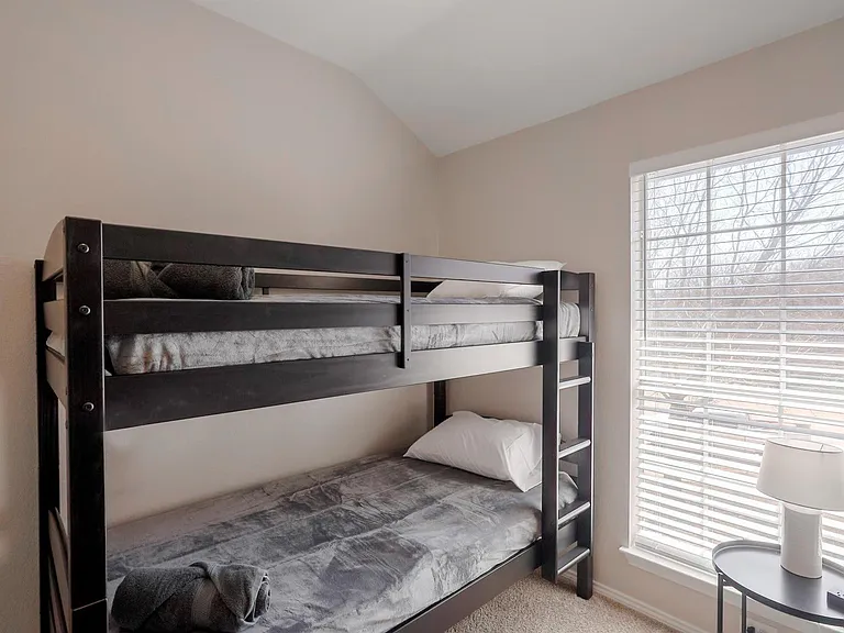 2808 Wales Ct — Photo 41