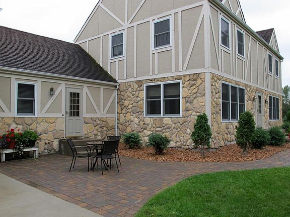 2nd image of 6825 Lake Dr