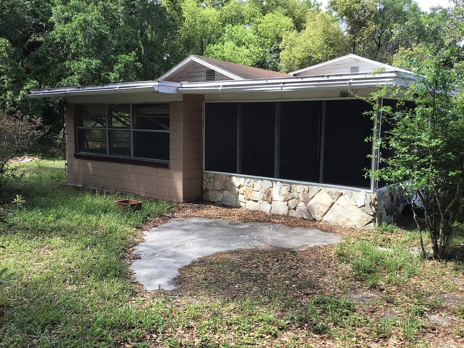 3 bed, 1200 sqft, $1,295 — Photo 1