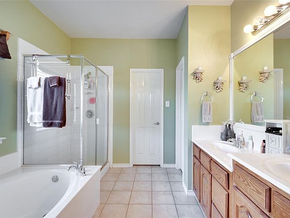5th image of 9429 Mirror Fountain Cir