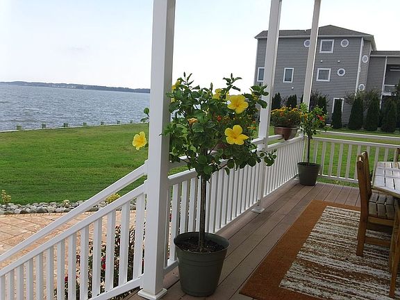 Bay view in all directions