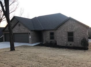 2 Sennen Ln, Bella Vista, AR 72714