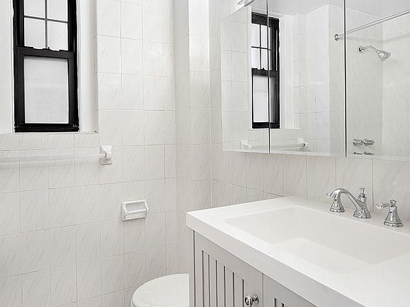 5th image of 23 W 73rd St #A602