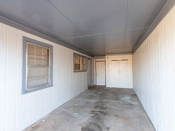 4th image of 2939 Moffett Ave