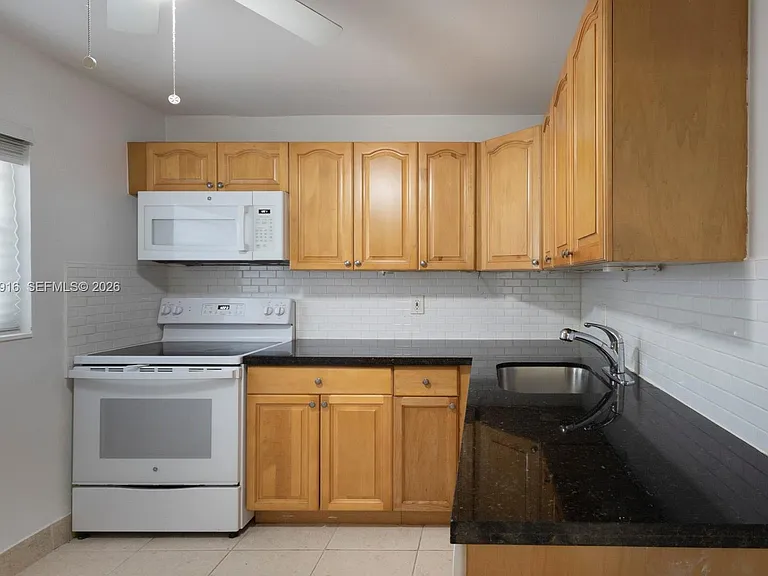7747 SW 86th St #D-205 — Photo 11