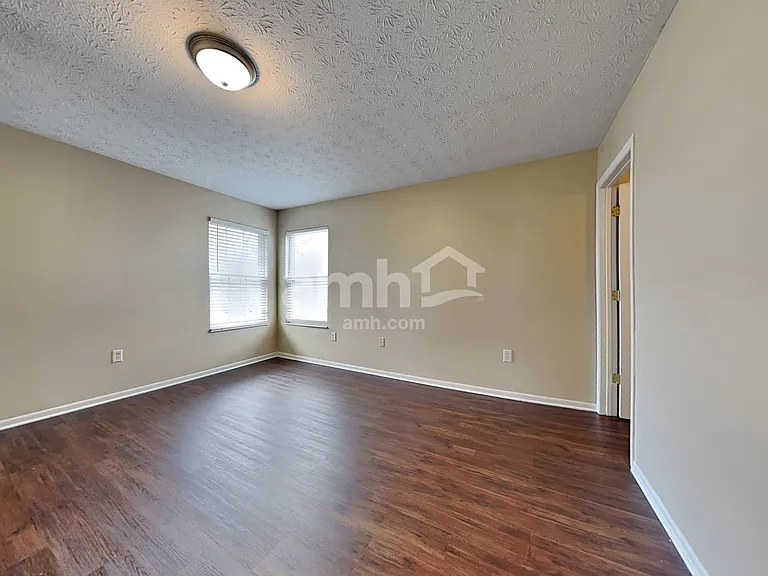 918 Kreider Ct — Photo 11