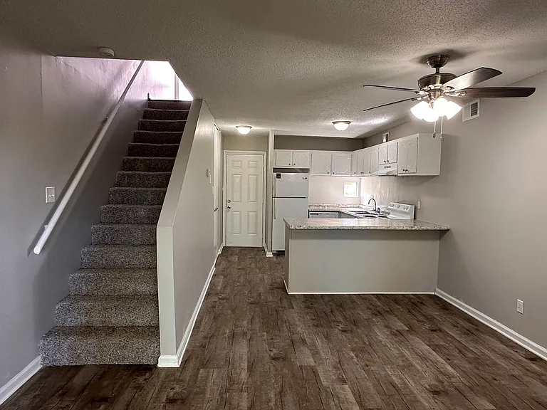 The Hammond Apartments — Photo 48