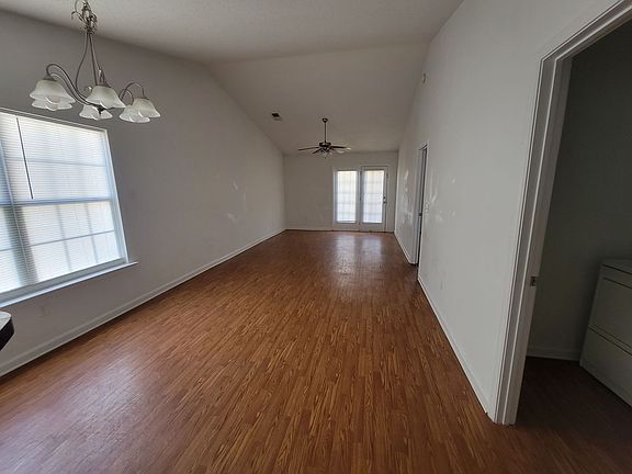 4th image of 1852 Horseshoe Dr #A