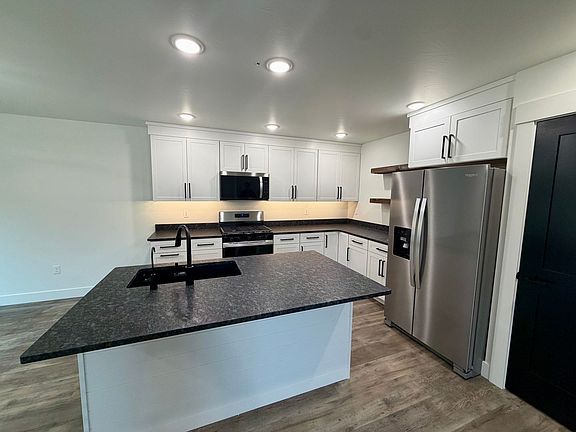 5th image of 3 Raven Ridge Rd #B