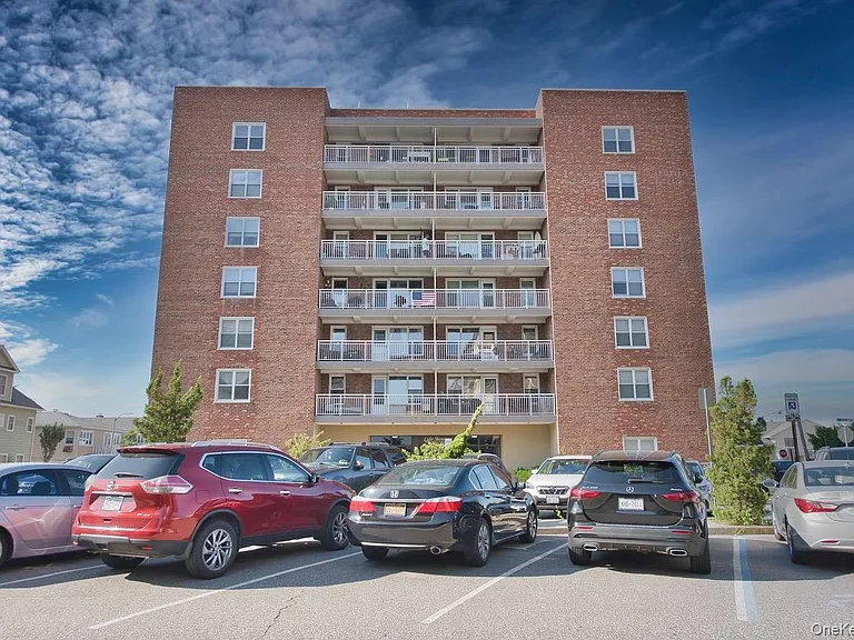 855 E Broadway #LC — Photo 1