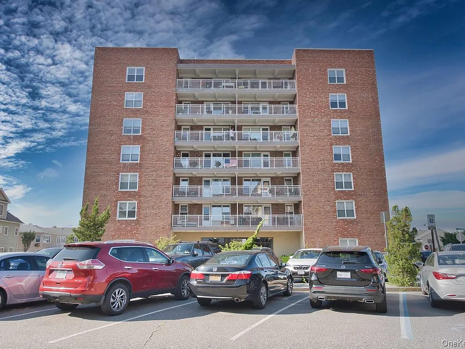 855 E Broadway #LC