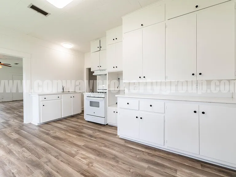 1404 Clifton St — Photo 6