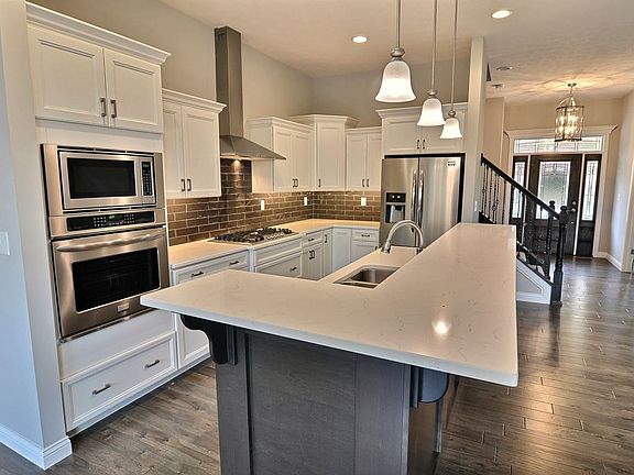 3rd image of 317 Highland Dr