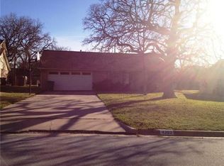 4302 Meadowbrook Dr, Bryan, TX 77802