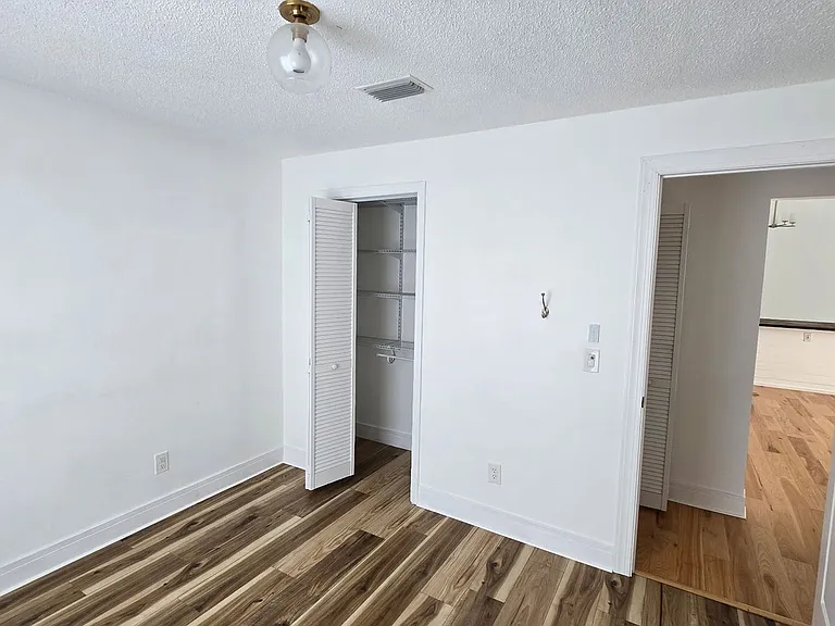 211 N Cervidae Dr — Photo 14
