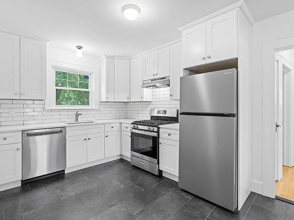 51 Pierce Ave #2