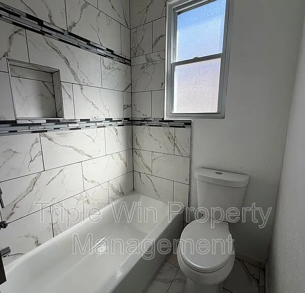 123 W Thornton Ave — Photo 16