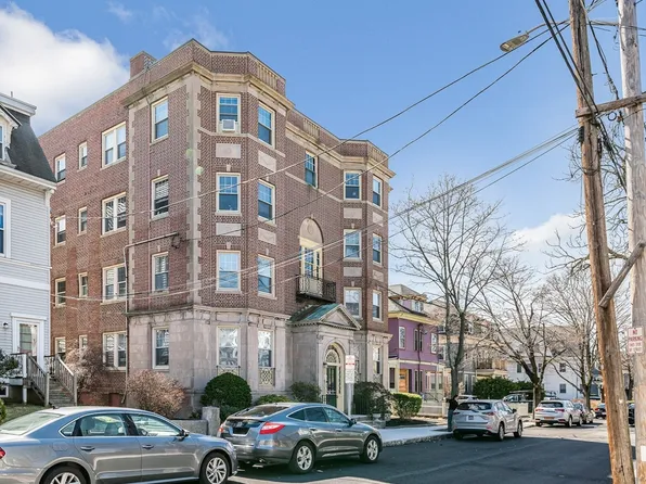 20 Chestnut St APT 304, Malden, MA 02148