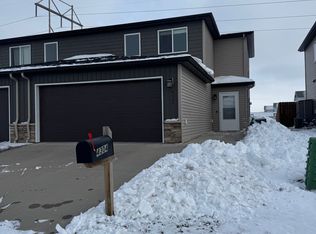 4304 Estate Dr S, Fargo, ND 58104