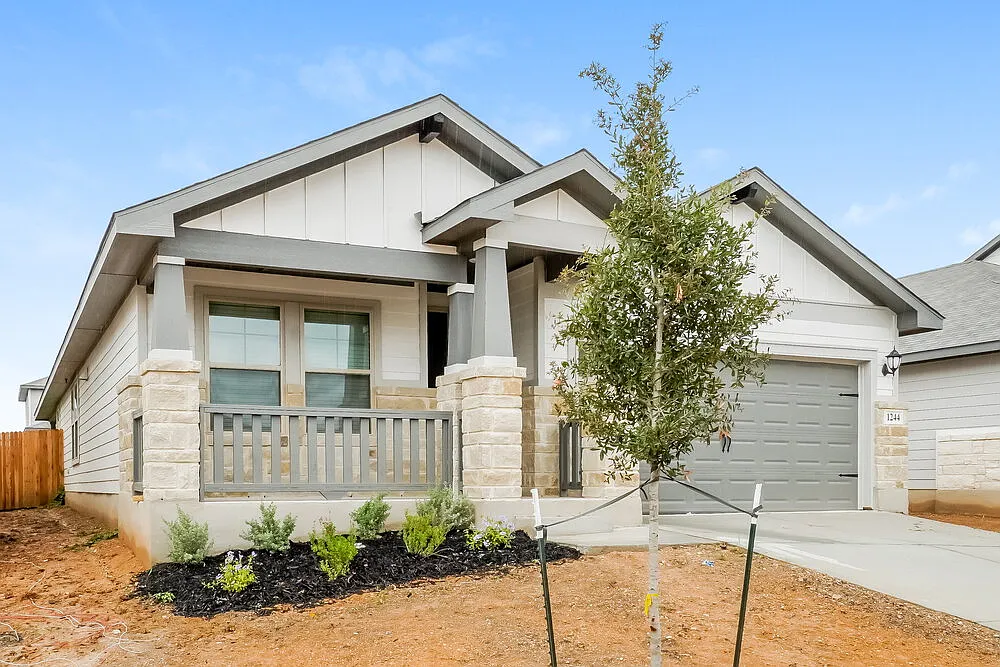 3 bed, 2.0 bath, 1974 sqft, $2,205 — Photo 3