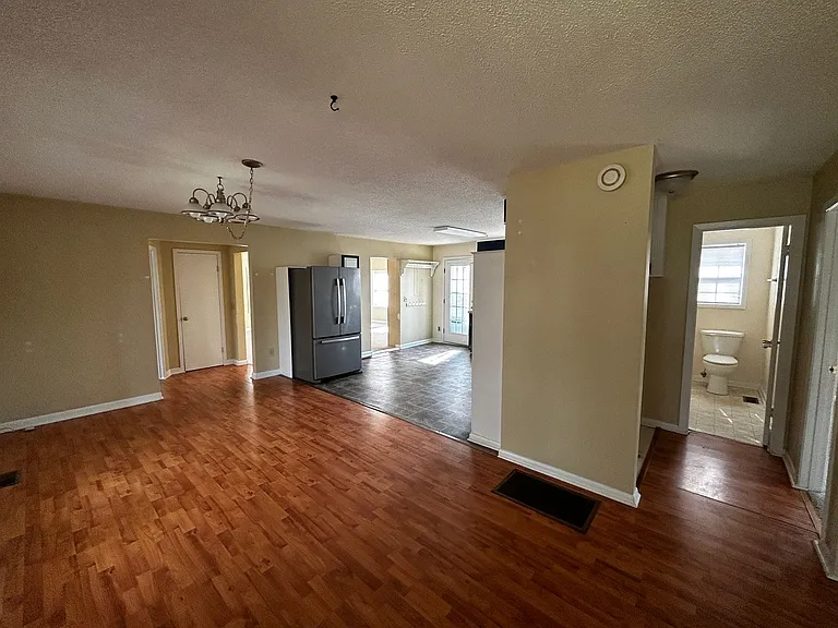 204 Cane Creek Ln — Photo 6