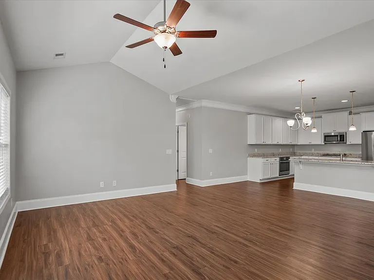 406 Senate St — Photo 2